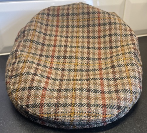 Cappello berretto piatto