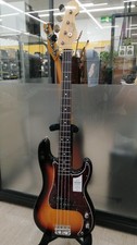 FENDER JAPAN BASSO DI