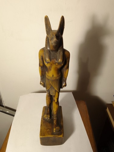 Rara statuetta raffigurante - raffigurante, la