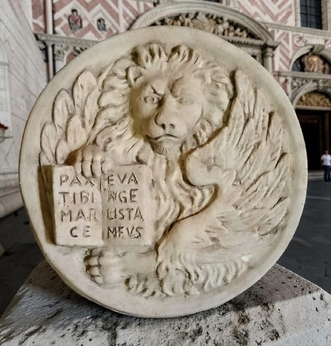 Bassorilievo leone san - leone, marco