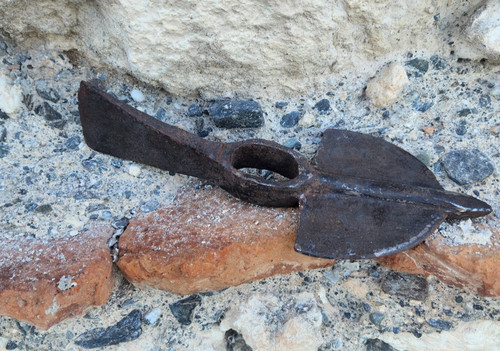 Oggetto antica picozza - oggetto,antica, cuore