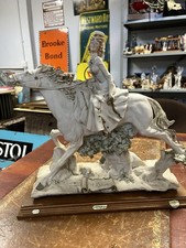 Rara e splendida statuina