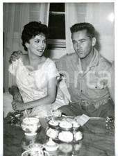 1957 ROMA Gina LOLLOBRIGIDA incinta con il marito Milko SKOFIC *Foto 13x18 cm