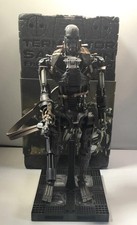 Hot toys terminator salvation - hot,