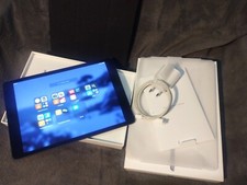 Tablet Apple iPad 9ª Generazione Wi-Fi 64GB COME NUOVO + Cover Tucano