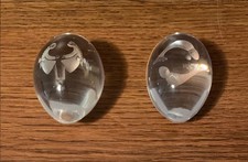 Lotto di (2) fermacarte vintage Ekenas uovo cristallo Gemelli e Pesci - Svezia