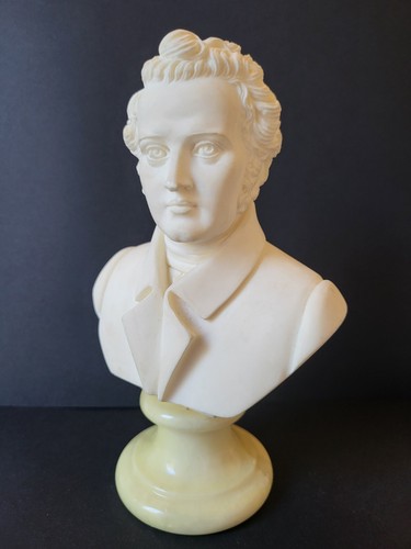 Statua scultura busto