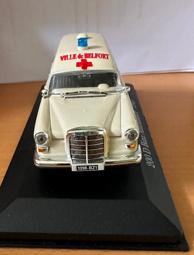 Mercedes benz 200d ambulance - 200d,