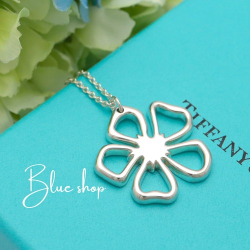 Collana con ciondolo - , fiore