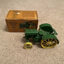 TRATTORE JOHN DEERE MODEL D