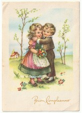 1953 bambini abbraccio mazzo di fiori cartolina d'epoca Buon Compleanno