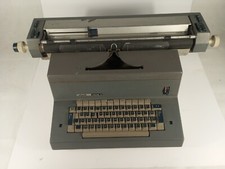 Macchina da scrivere Olivetti
