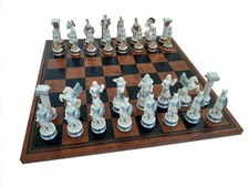 MITOLOGIA GRECA: Set Di Scacchi Con Scacchiera In Pelle Sintetica Marrone