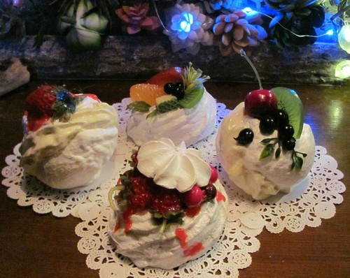 Fake food finto mini - food, pavlova
