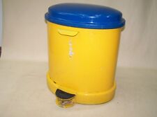 Vecchio Servus Pattumiera, Art