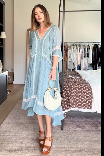 Abito midi romantico blu