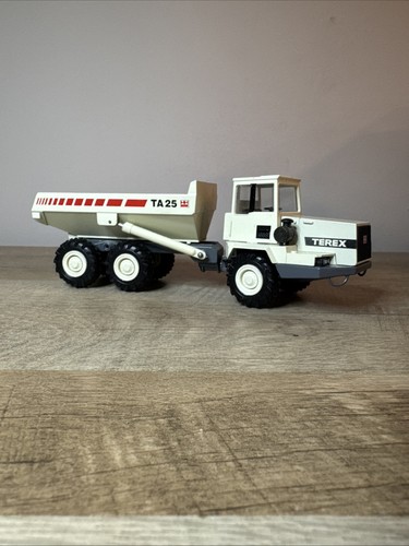 Dumper fuoristrada articolato
