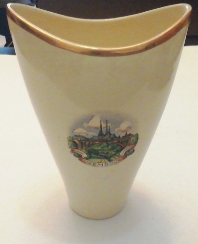 Vaso porcellana portafiori - in,