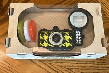 Macchina fotografica pellicola La Sardina 35 mm nero giallo pied de poule di Lomography - nuova con scatola