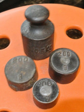 4 Pesi: 1 da 0,5 Kg - 2 da 200