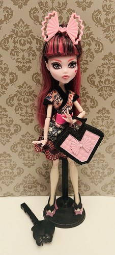 Monster high doll draculaura - doll,