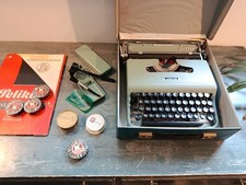  Macchina da scrivere Olivetti