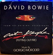 Disco vinile 45 giri David Bowie " Cat People ( putting out fire )" MCA rec. '82