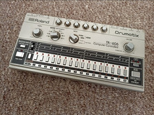 Roland TR-606 batteria analogica controllata da computer originale + alimentatore UK