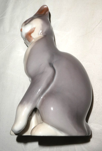Vecchia statuina porcellana