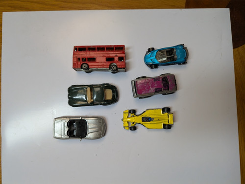 Collezione contiene varie auto