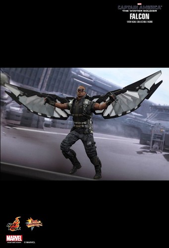 Hot toys falcon captain - ,
