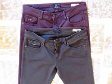 Stock n. 2 jeans donna Benetton, taglia 31, grigio scuro e viola scuro.