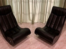 poltrone musicali Soundz in ecopelle nera con casse acustiche