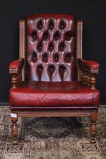 Bella poltrona Chesterfield / Chester bergere originale inglese pelle bordeaux 