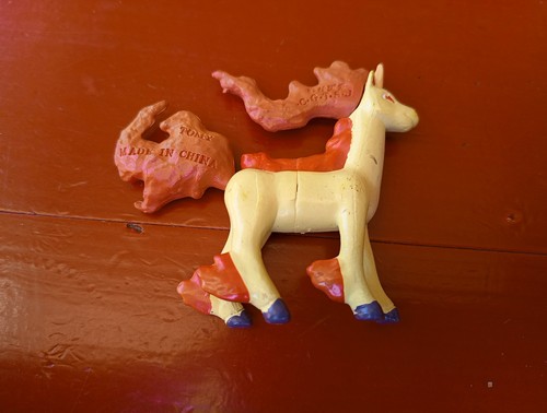 Vintage pokémon battle figure - pokémon,