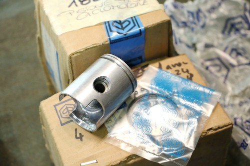 Kit pistoni piaggio si - r7.1),