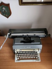 macchina da scrivere Olivetti