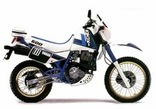 SUZUKI DR 600 DJEBEL RICAMBI VARI MOTORE PLASTICHE FORCELLA FRENI PEDALINE FARO
