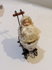 Bambola in miniatura bambola