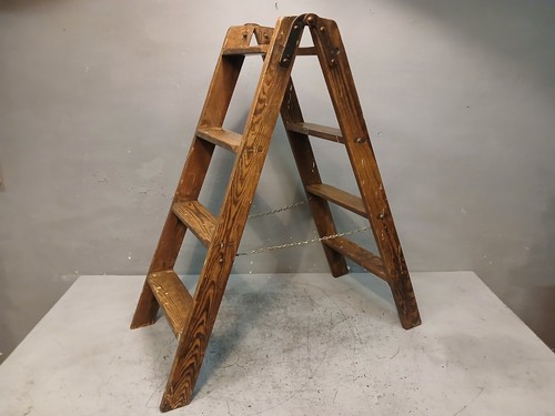 Vecchia scala doppia - scala, legno
