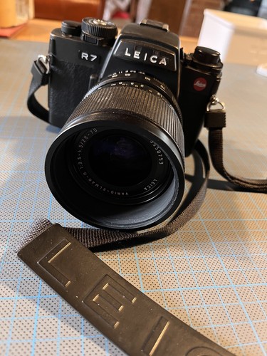 Leica - , +
