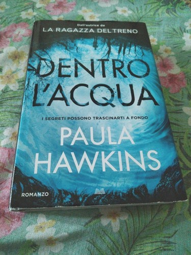 Dentro acqua libro di - libro, paula