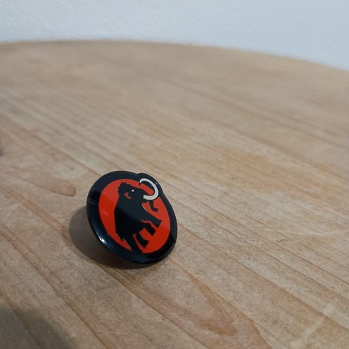 Distintivo spilla mammut logo - distintivo,