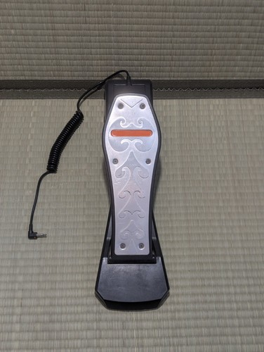 Rock band guitar hero - hero, wired