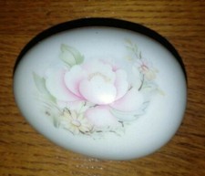 UOVO Contenitore in Splendida PORCELLANA LIMOGES Marca LE ROY Dipinto a Mano