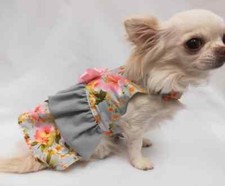 Vestito cane rosa fiori giglio