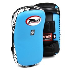 Coppia Kick Pads Muay Thai Twins KPL10 Pelle Curva Kickboxing MMA Blu Chiaro