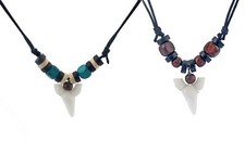 COLLANA HAWAII SURF FINTA DENTI DI SQUALO CIONDOLO MAORI TRIBALE NUOVA ZELANDA