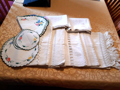 Lotto biancheria della nonna - ,