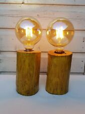 Coppia di lampade da tavolo, comodino vintage rustiche fatte a mano in legno